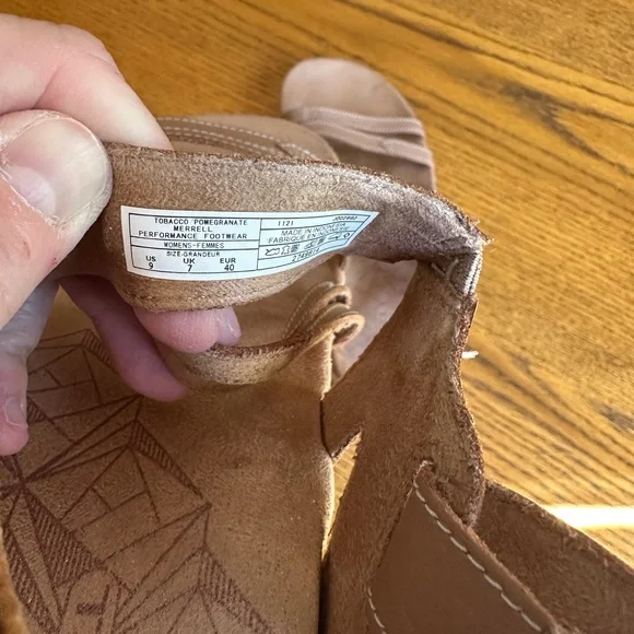 Merrell Women's Tan Strappy Sandals - Picture 7 of 8